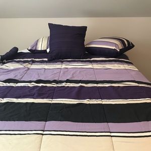 Queen Comforter set